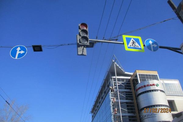 Изменилась схема движения на перекрестке улиц Белинского и Ижорской